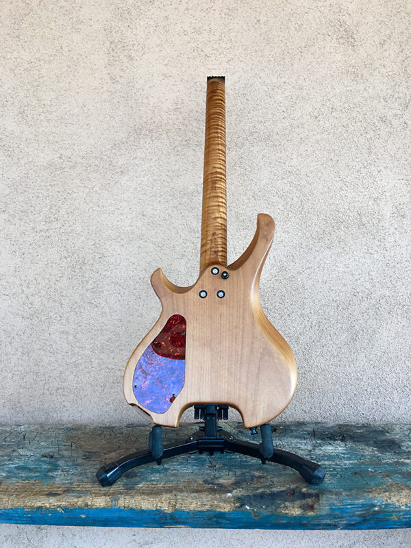 Model DC Guitar - Image 4